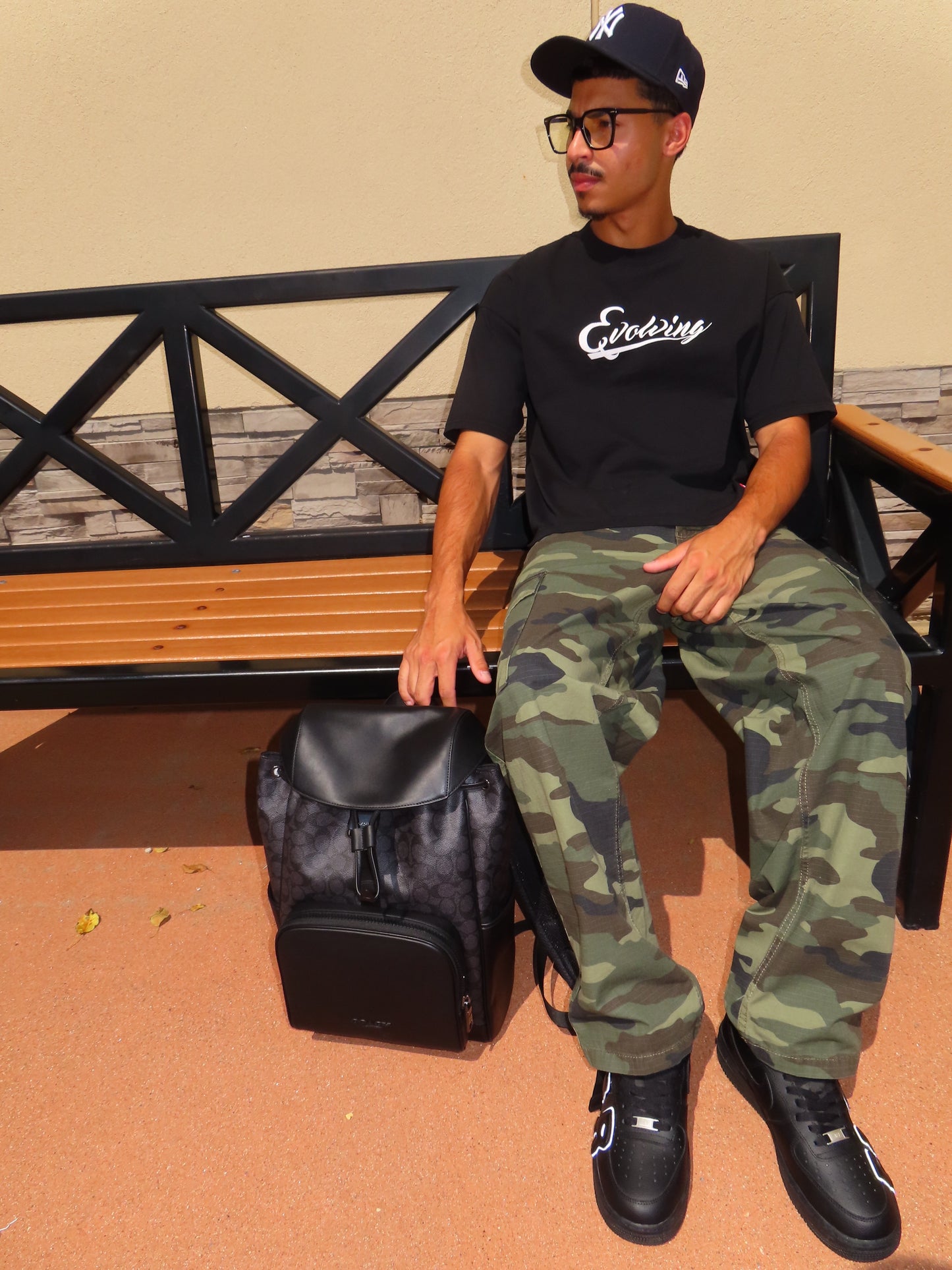 ES "Black Essential Tee"